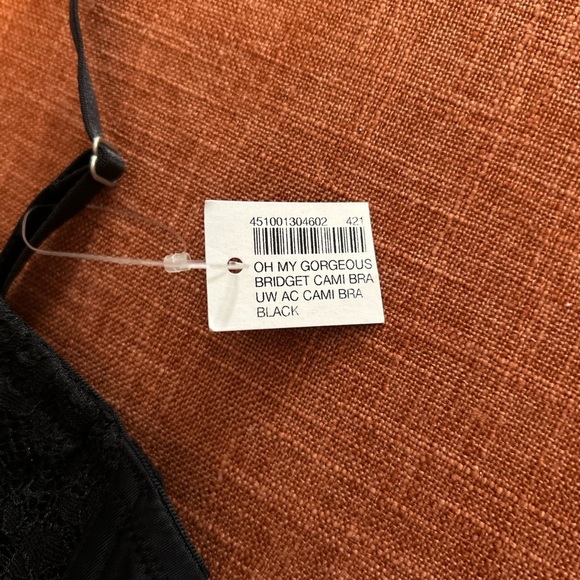 Lace Bralette in Black - Picture 6 of 7